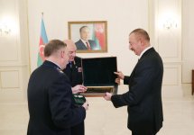 Президент Ильхам Алиев принял участников заседания Совета командующих погранвойсками СНГ (ФОТО)