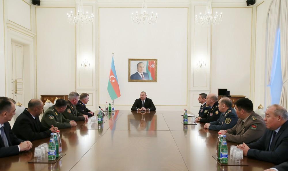 Президент Ильхам Алиев принял участников заседания Совета командующих погранвойсками СНГ (ФОТО)