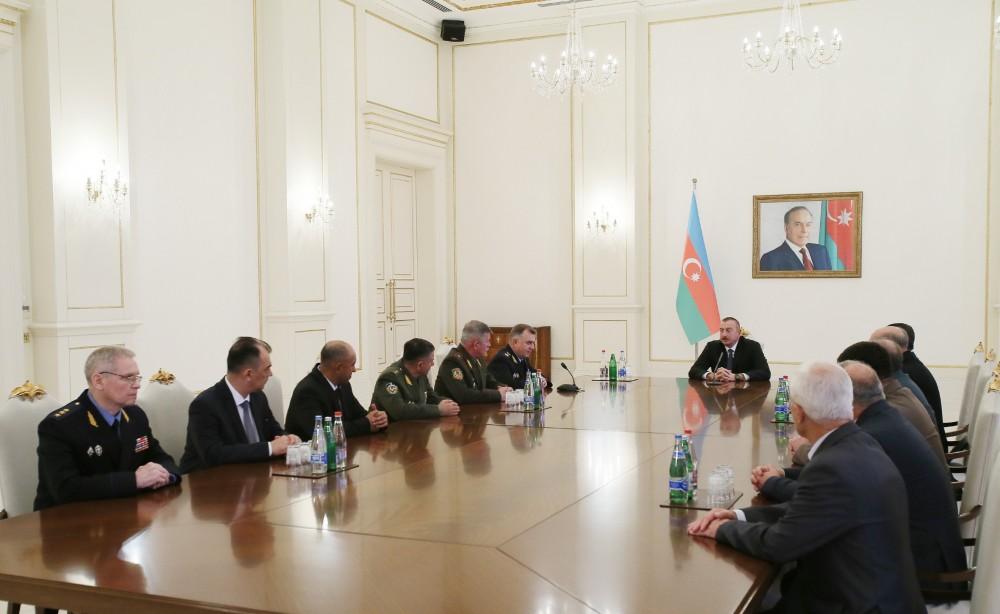 Президент Ильхам Алиев принял участников заседания Совета командующих погранвойсками СНГ (ФОТО)