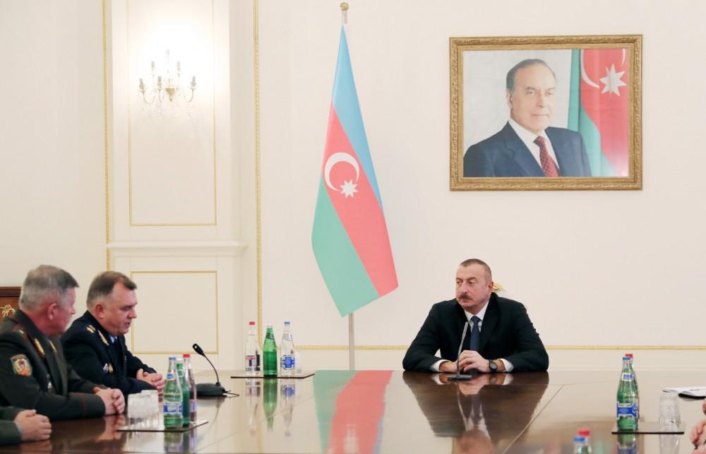Президент Ильхам Алиев принял участников заседания Совета командующих погранвойсками СНГ (ФОТО)