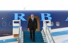 Президент Ильхам Алиев прибыл в Стамбул (ФОТО)