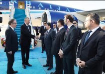 Президент Ильхам Алиев прибыл в Стамбул (ФОТО)