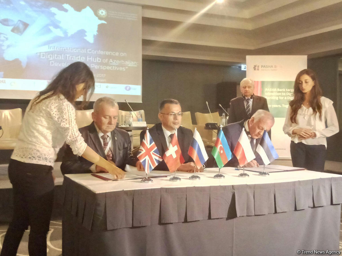 Azerbaijan inks deals for e-commerce development (PHOTO)