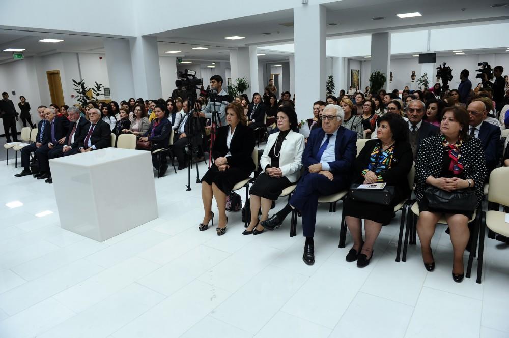 В Академии наук состоялось мероприятие, посвященное творчеству Фирангиз Ализаде (ФОТО)