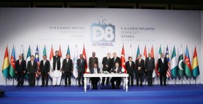 Президент Ильхам Алиев принял участие в IX саммите ОЭС D-8 в Стамбуле (ФОТО)