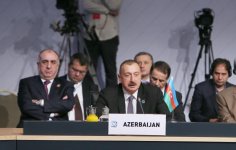 Президент Ильхам Алиев принял участие в IX саммите ОЭС D-8 в Стамбуле (ФОТО)