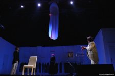Деньги, любовь, обман:  премьера спектакля "Петербургский ростовщик" в Баку (ФОТО)