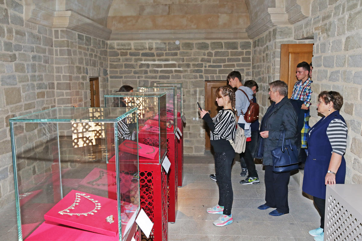 Children of Russian orphanage visit Azerbaijan (PHOTO/VIDEO)