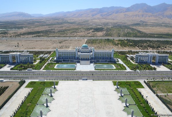 Turkmenistan invites Turkish companies to tie up major construction projects