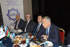Качество банковского обслуживания в Азербайджане в ряде случаев оставляет желать лучшего - омбудсмен (ФОТО)