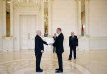 Президент Азербайджана принял верительные грамоты послов Гватемалы и Австралии (ФОТО) (версия 3)