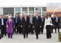 Президент Ильхам Алиев и его супруга приняли участие в церемонии открытия железной дороги Баку-Тбилиси-Карс (ФОТО)