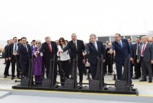 Президент Ильхам Алиев и его супруга приняли участие в церемонии открытия железной дороги Баку-Тбилиси-Карс (ФОТО)