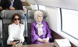 Президент Ильхам Алиев и его супруга приняли участие в церемонии открытия железной дороги Баку-Тбилиси-Карс (ФОТО)