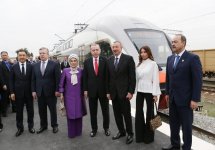 Президент Ильхам Алиев и его супруга приняли участие в церемонии открытия железной дороги Баку-Тбилиси-Карс (ФОТО)