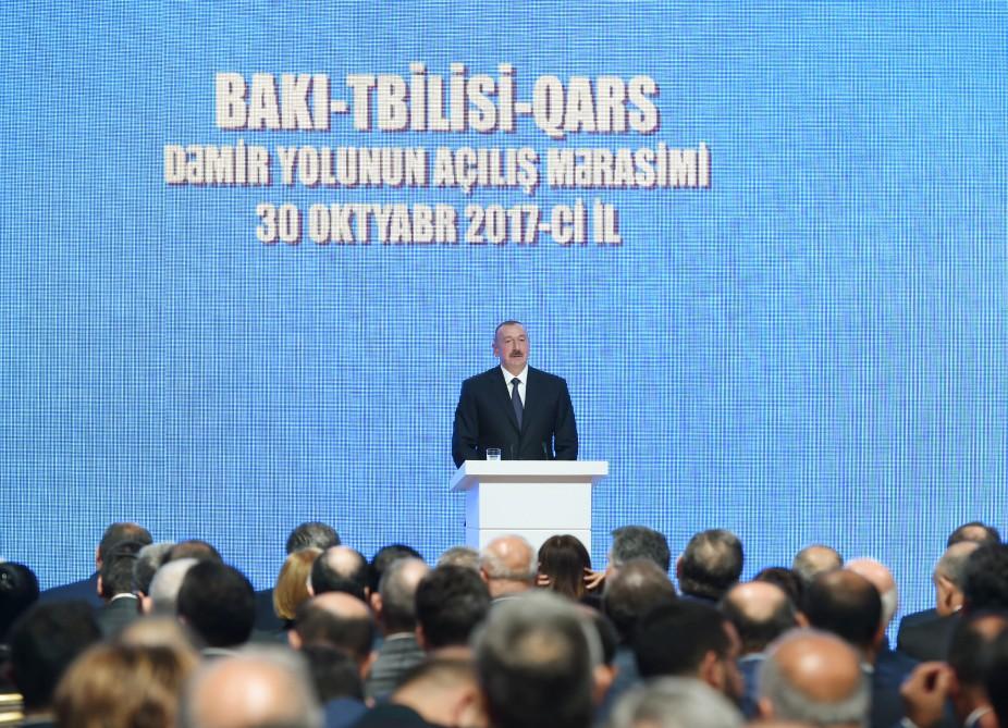 Президент Ильхам Алиев и его супруга приняли участие в церемонии открытия железной дороги Баку-Тбилиси-Карс (ФОТО)