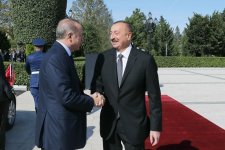 В Баку состоялась церемония официальной встречи Президента Турции (ФОТО)