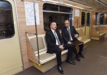 Ilham Aliyev becomes acquainted with retro carriages of Baku Metro (PHOTO) (UPDATE)