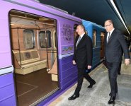 Ilham Aliyev becomes acquainted with retro carriages of Baku Metro (PHOTO) (UPDATE)