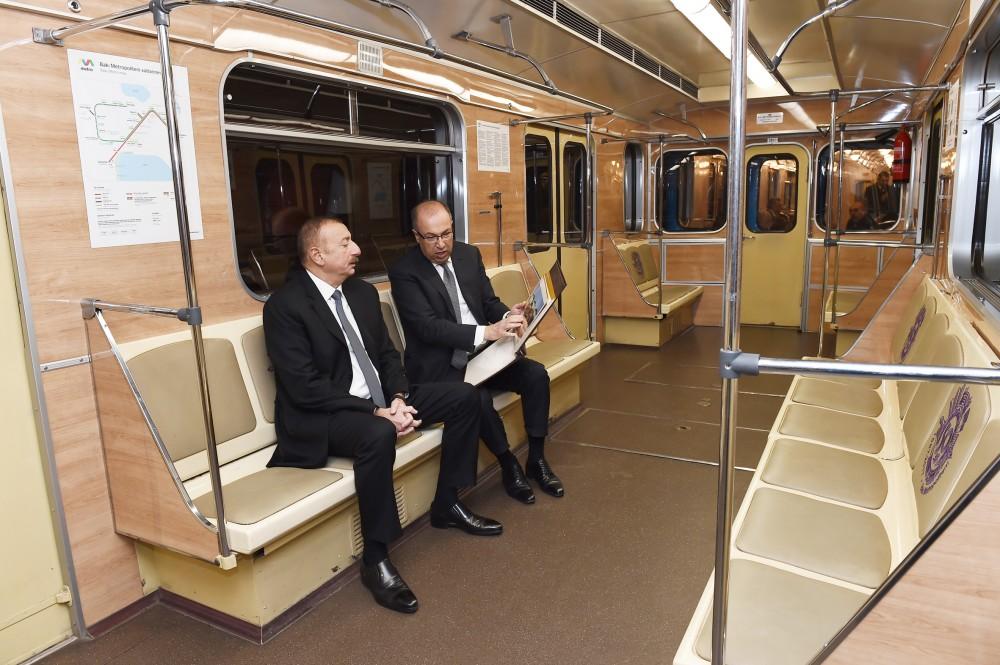 Ilham Aliyev becomes acquainted with retro carriages of Baku Metro (PHOTO) (UPDATE)