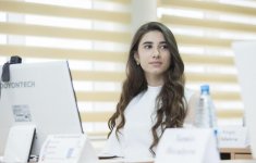 В Баку стартовал İT-проект для девушек с нарушением слуха и речи (ФОТО)