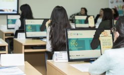 В Баку стартовал İT-проект для девушек с нарушением слуха и речи (ФОТО)