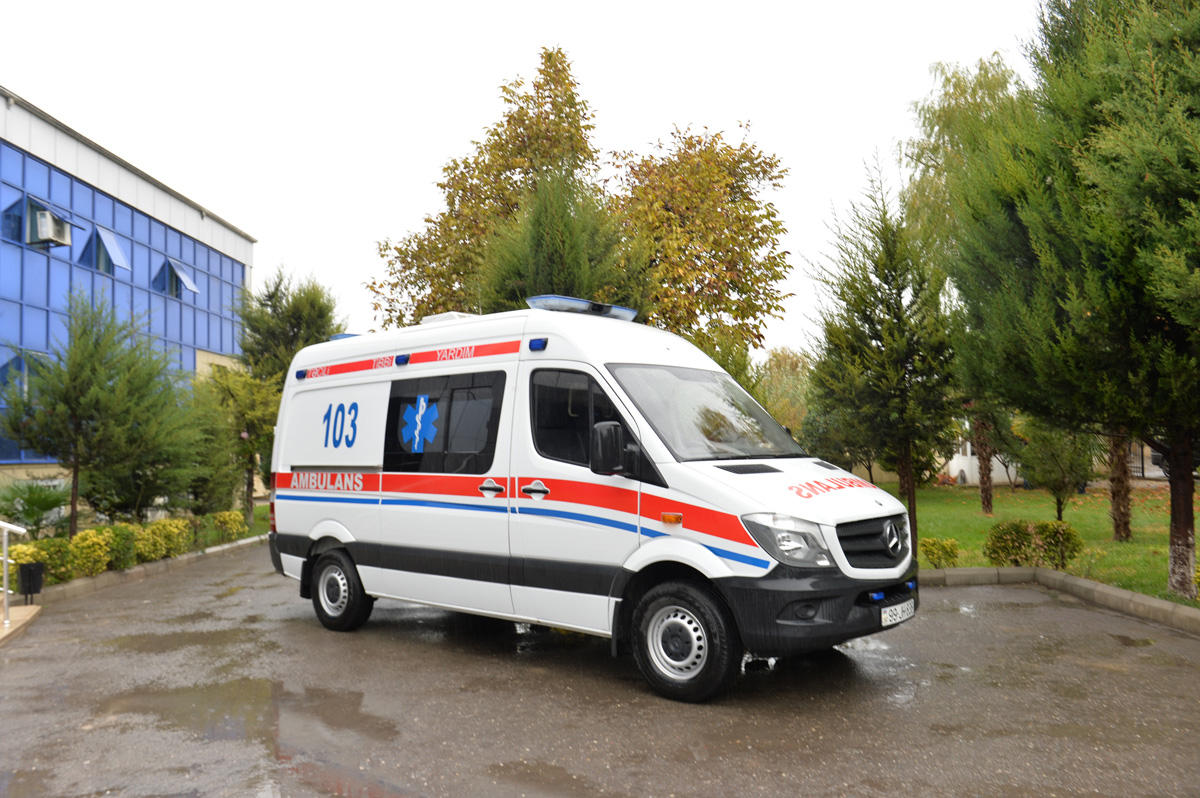 По поручению Мехрибан Алиевой представители Фонда Гейдара Алиева в Агдаме (ФОТО) (версия 3)