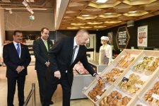 Президент Ильхам Алиев ознакомился с условиями, созданными в торговом центре «Гянджа Молл» (ФОТО)