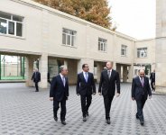 Президент Ильхам Алиев ознакомился с условиями после реконструкции в здании полной средней школы номер 1 в Гяндже (ФОТО)