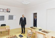 Президент Ильхам Алиев ознакомился с условиями после реконструкции в здании полной средней школы номер 1 в Гяндже (ФОТО)
