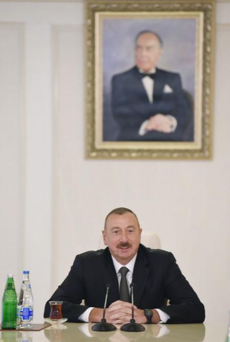 Президент Ильхам Алиев принял участие  в открытии нового здания Гянджинской госфилармонии (ФОТО)