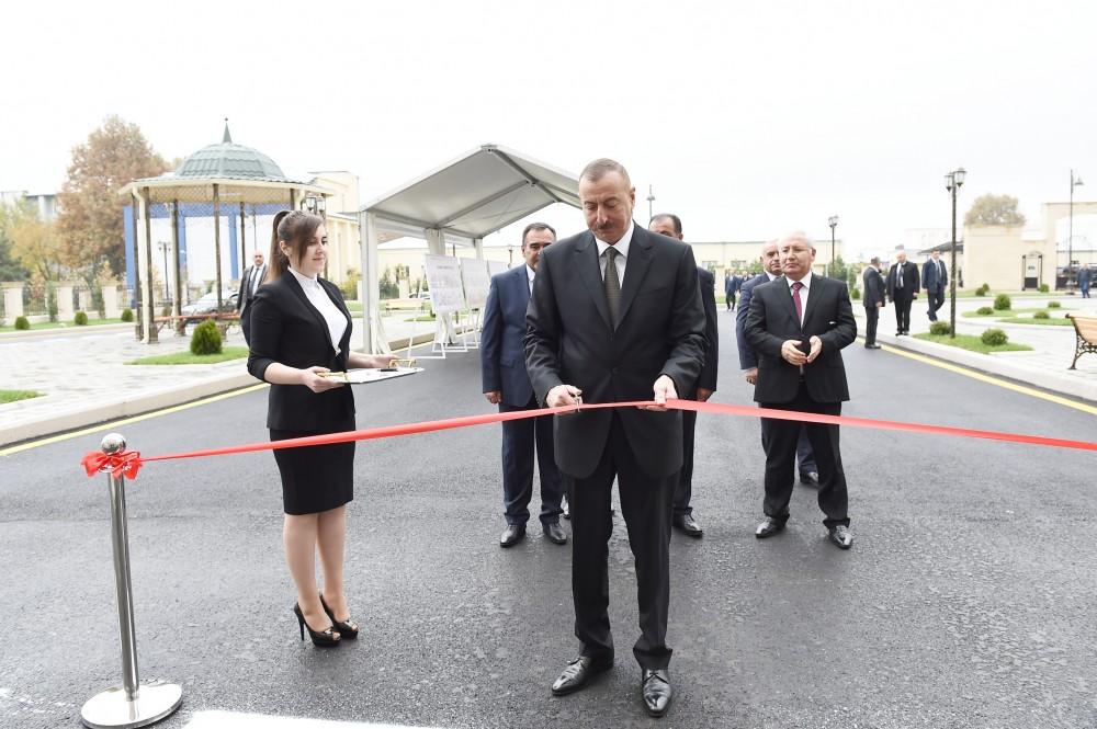 Президент Ильхам Алиев принял участие в открытии нового комплекса общежития Азербайджанского государственного аграрного университета в Гяндже (ФОТО)