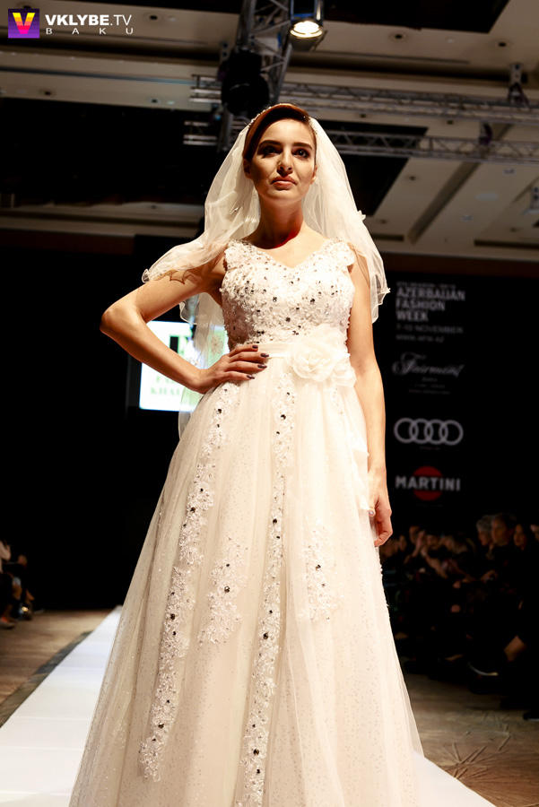 Звезды на подиуме Azerbaijan Fashion Week - кикбоксер, актриса, стилист (ФОТО)