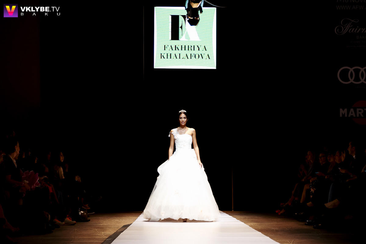 Звезды на подиуме Azerbaijan Fashion Week - кикбоксер, актриса, стилист (ФОТО)