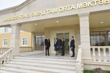 Президент Ильхам Алиев принял участие в открытии новой школы в поселке Масазыр Абшеронского района (ФОТО)
