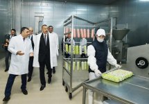 Президент Азербайджана Ильхам Алиев ознакомился в Aбшеронском районе с деятельностью ООО "Захмет-Рузи" (ФОТО)