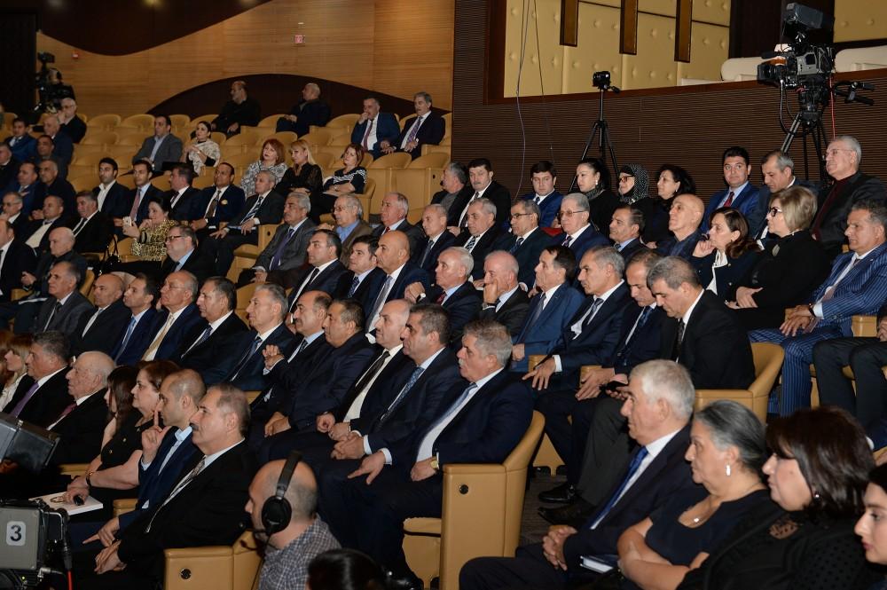 В Баку прошел торжественный вечер  в честь 90-летия Али Ильдырымоглу (ФОТО)