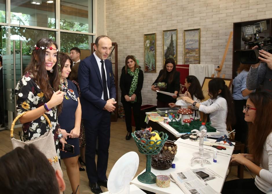 Вице-президент Фонда Гейдара Алиева Лейла Алиева приняла участие в открытии выставки «Экологические проблемы и пути их решения глазами студентов» (ФОТО)