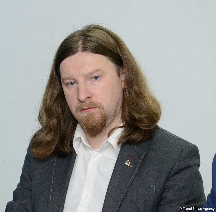 На экспертной площадке Baku Network обсудили значимость “идеологических войн” во внутренней политике стран (ФОТО)
