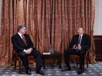 President Aliyev meets with Ukrainian counterpart (PHOTO)
