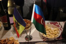 Отец и дочь: Яркие краски Молдовы  в Баку (ФОТО)