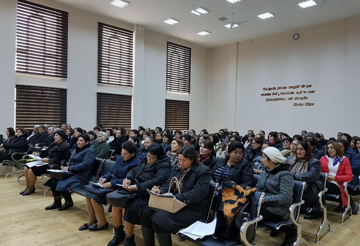 В Шамкире прошел семинар для учителей русского языка (ФОТО)