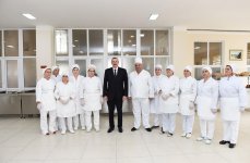 Верховный главнокомандующий Ильхам Алиев ознакомился с условиями в воинской части в Агджабеди (ФОТО)