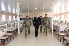 Верховный главнокомандующий Ильхам Алиев ознакомился с условиями в N-ской воинской части в Тертере (ФОТО)