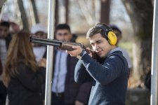 Азербайджанская молодежь учится метко стрелять (ФОТО)