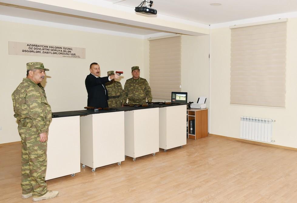 Верховный главнокомандующий Ильхам Алиев ознакомился с условиями в воинской части в Агджабеди (ФОТО)
