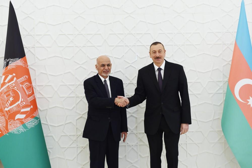 Azerbaijani, Afghan presidents hold one-on-one meeting (PHOTO)