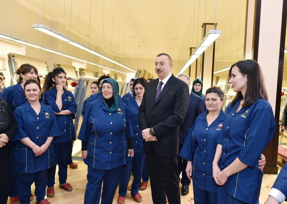 Президент Ильхам Алиев: В 2018  году в различных местах Азербайджана откроются еще десять ковровых фабрик (ФОТО)
