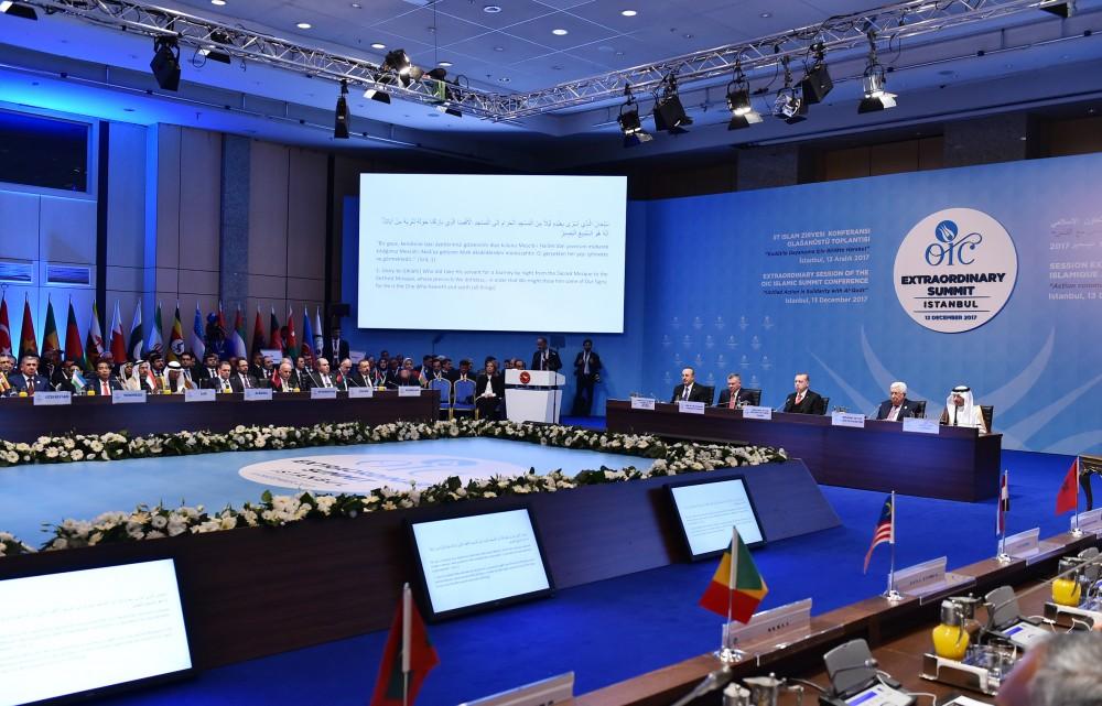 Президент Ильхам Алиев принимает участие в чрезвычайном саммите ОИС по вопросу Иерусалима (ФОТО)