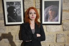 Прочитать характер по лицу: эмоциональные портреты на выставке в Баку (ФОТО)